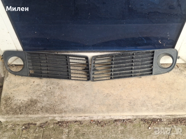 Audi A6 C5 1998-2004 Година 2 Броя Декоративни Решетки Във Предната Броня 