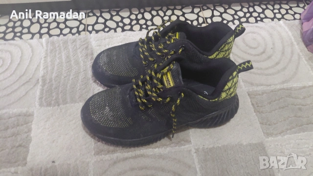 Продавам Работни Маратонки 