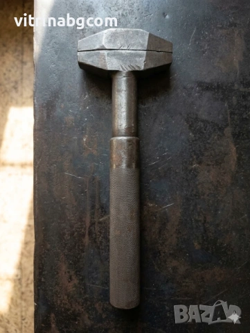 Солиден френски ключ