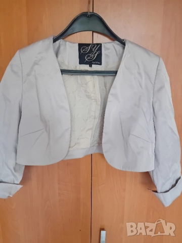 Късо сако, снимка 2 - Сака - 51858476