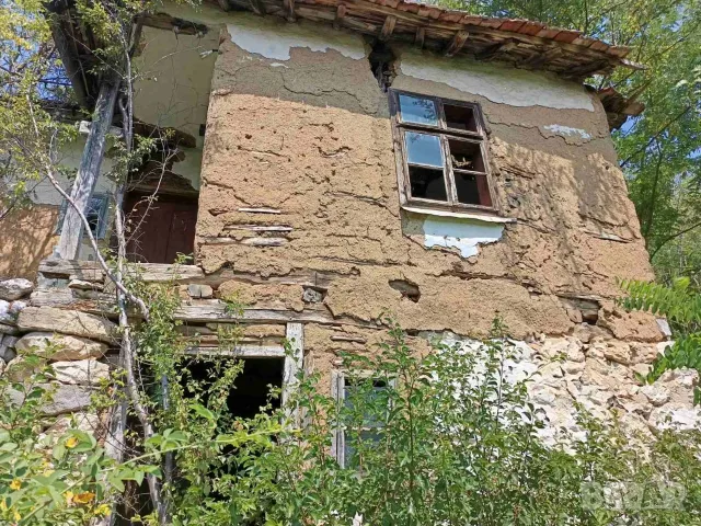 Продава красива плетена къща в с. Радуловци - на 35 км. от София