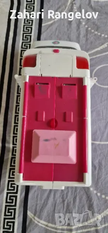 Мобилна клиника за грижи Barbie You Can Be, снимка 12 - Кукли - 50051574