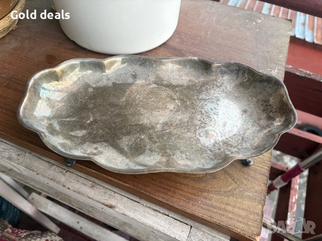 Посребнен поднос 