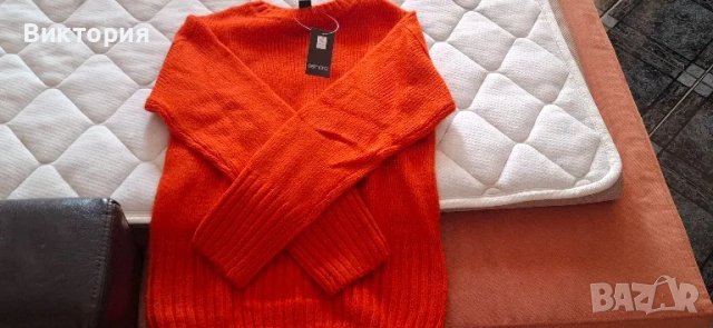 НОВ Пуловер 35лв - размер ХС