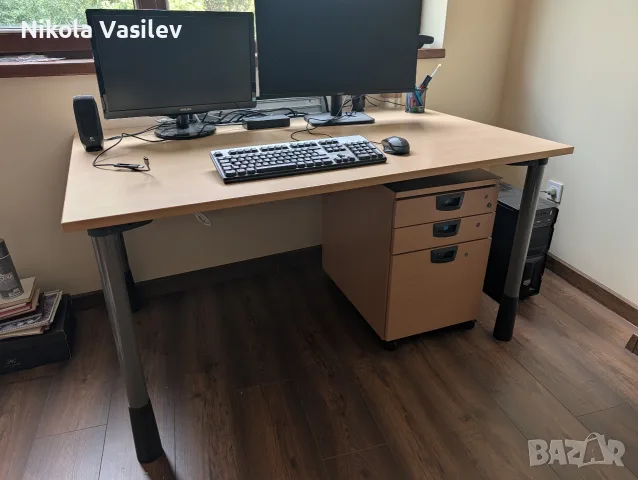 Офис Бюро с регулируема височина и Контейнер - дървен десен