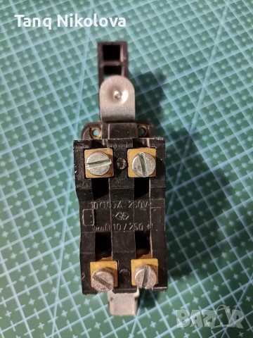 Пусков ключ / прекъсвач за настолна бормашина или шмиргел - 10A 250V