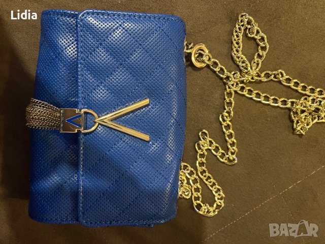 Продавам чантичка през рамо на Valentino , снимка 5 - Чанти - 44451046