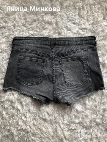 Дамски къси дънкови панталони HM, снимка 3 - Къси панталони и бермуди - 49296887