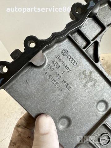 Капак на двигател ляв за Volkswagen Touareg 3.0 Tdi двигател Cas (2009) 059103129M, снимка 2 - Части - 54192297