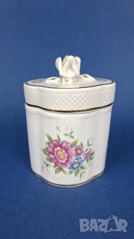 Порцеланов буркан - Hollohaza