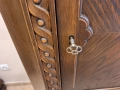 Винтидж ъглов шкаф с богата дърворезба , снимка 7