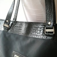 Gianni Versace оригинална дамска чанта, снимка 3 - Чанти - 31941204