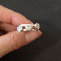 Масивен сребърен пръстен с 3 циркона, снимка 1 - Пръстени - 35623676