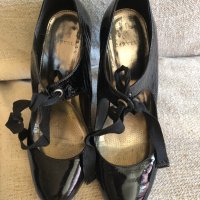 Дамски обувки естествен лак Carvela, снимка 1 - Дамски обувки на ток - 29288656