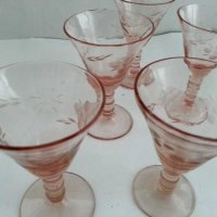 Антикварни чашки  за ракия цветно розово стъкло, снимка 4 - Антикварни и старинни предмети - 31029183