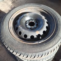 Комплект гуми с джанти 15 dacia sandero , снимка 2 - Гуми и джанти - 44395597
