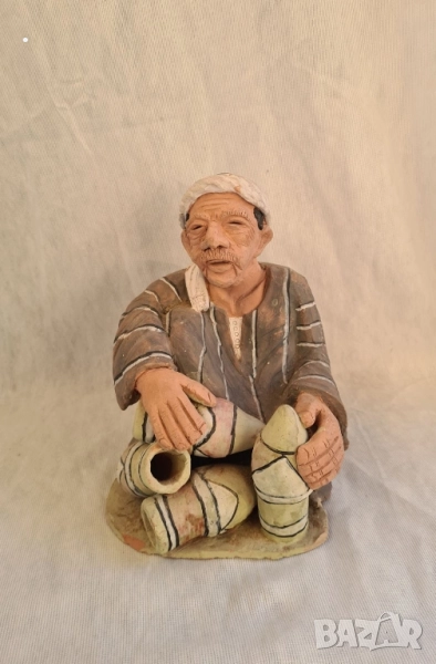 Винтидж ръчно изработена художествена керамика Възрастен азиатски мъж, снимка 1