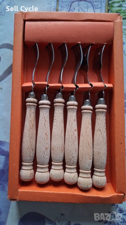 ✅СРЕДНИ ВИЛИЦИ С ДЪРВЕНА ДРЪЖКА- ЗАВОД ПЕТКО ДЕНЕВ - ГАБРОВО❗, снимка 1