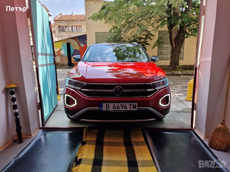 Продавам VW T-Roc 1.5TSI 150hp DSG STYLE - ЧИСТО НОВ., снимка 1