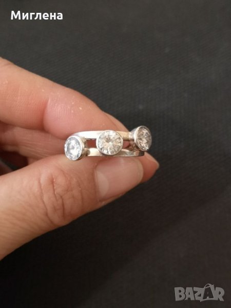 Масивен сребърен пръстен с 3 циркона, снимка 1