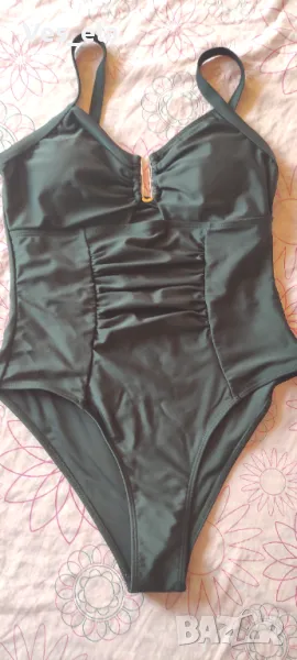 Нов черен цял бански, снимка 1