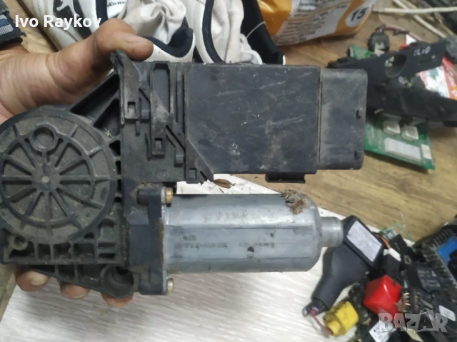 Мотор за стъклоповдигач 1J1 959 801 C 1J1959801C 101 430 203 101430203, снимка 2 - Части - 51003952