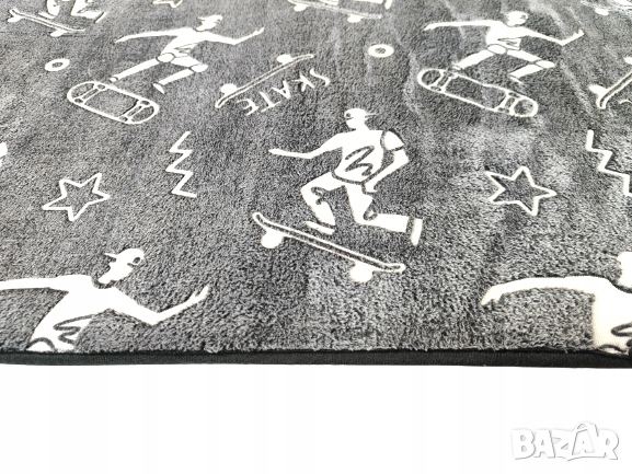 Светещ в тъмното килим Cool Creation 60 x 110 см, снимка 6 - Други - 44575792