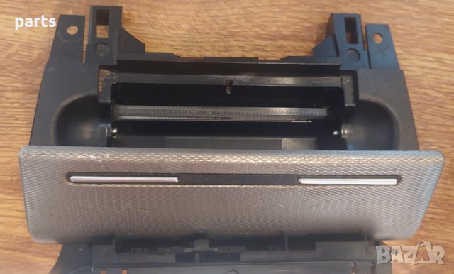 Панел Пепелник Ауди А4 Б6 - 8E0857951 N, снимка 2 - Части - 42248114