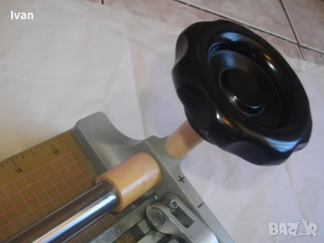 НОВ Ръчен Масивен РОЛКОВ НОЖ Висок клас регулации рязане/прегъване хартия табак кадастрон ZUTTER CUT, снимка 11 - Други инструменти - 47402521