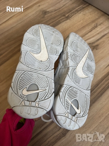 Оригинални маратонки Nike Air More Uptempo GS ! 38,5 н, снимка 7 - Маратонки - 38484695