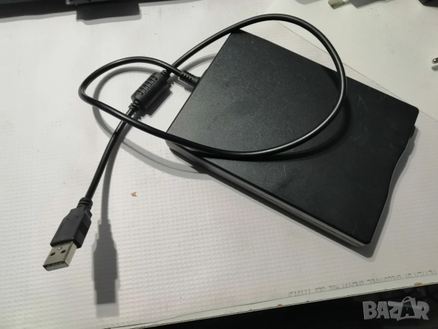 USB Floppy /флопи-диск/ устройство. 