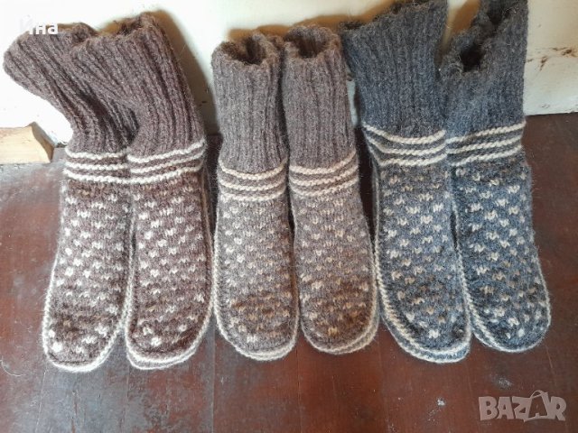 Ръчно плетени терлици , снимка 3 - Дамски чорапи - 42127507