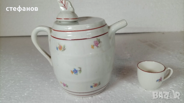 Комплект за греяна ракия, буренце с капаче и 6 чашки, порцелан, снимка 4 - Сервизи - 52888057