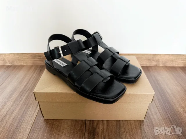 Кожени сандали с равна подметка Steve Madden, снимка 2 - Сандали - 55939358