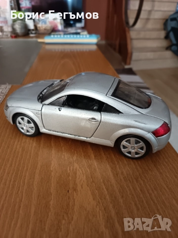 Количка Ауди/Audi Revell 1:18, снимка 3 - Колекции - 52564220