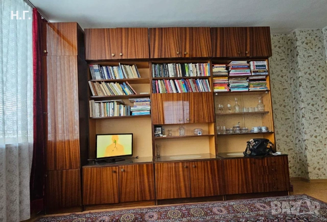 Холова секция, снимка 2 - Секции и витрини - 53110519