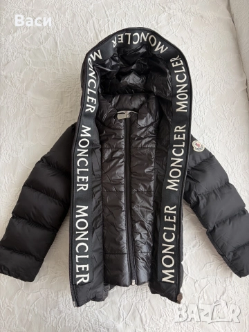 MONCLER детско яке, снимка 2 - Детски якета и елеци - 56210437