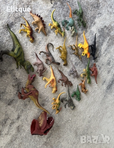 Детски комплект фигурки динозаври със звук – DINOSAUR ERA 6 броя, снимка 2 - Фигурки - 52575849