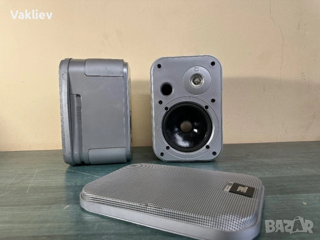 Професионални компактни монитори JBL Control One, снимка 4 - Тонколони - 54340615