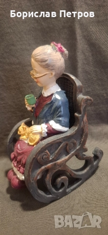 Изящна фигурка "Баба пие чай", снимка 2 - Колекции - 52396227