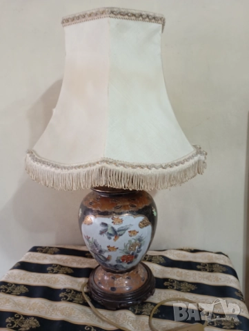 Винтидж настолна лампа
