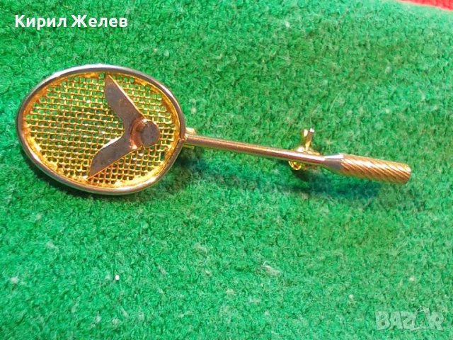 ПОЗЛАТЕНА ТЕНИС РАКЕТА ЗНАЧКА БРОШКА СПОРТНА 11880