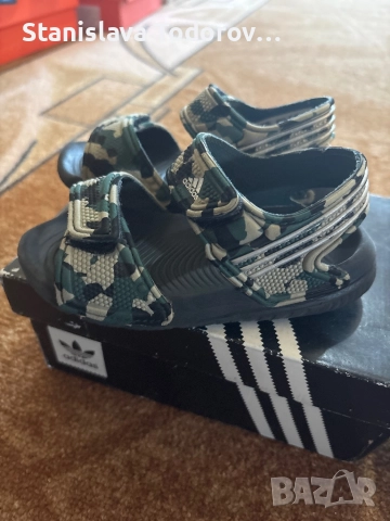 Маратонки и сандали adidas 