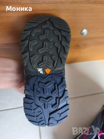 Детски обувки Quechua, снимка 3 - Детски обувки - 52591625