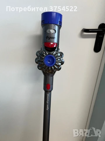 Вертикална прахосмукачка Dyson V8 sv25, снимка 9 - Прахосмукачки - 51218185