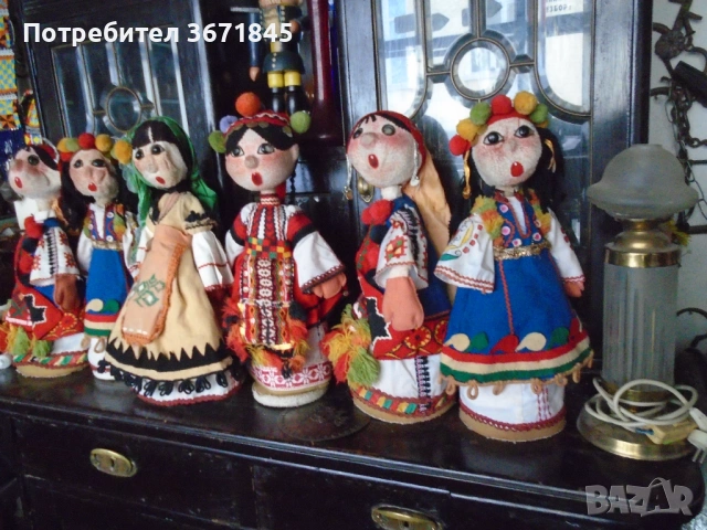 колекция от авторски кукли