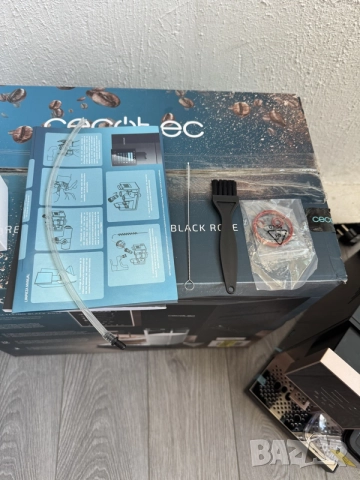 Кафеавтомат/Автоматична Кафемашина Cecotec Cremmaet Compactccino 19 Bar Мелачка Капучино!, снимка 7 - Кафемашини - 55754143