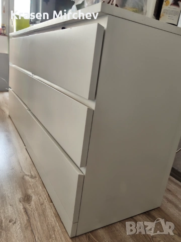 Продавам два скрина