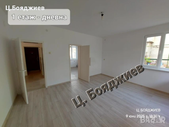 Имот, Топ локация, Двуетажна къща с гараж и самостоятелен двор, Център, гр.Горна Оряховица. , снимка 9 - Къщи - 50683605