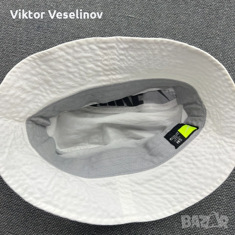 Nike Bucket Hat Size S-M Mesh White Black Swoosh Идиотка Бяля, снимка 4 - Шапки - 53891350